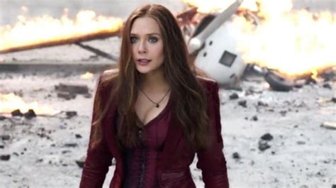 elizabeth olsen big boobs|Elizabeth Olsen isn’t happy her boobs are on show in Avengers。